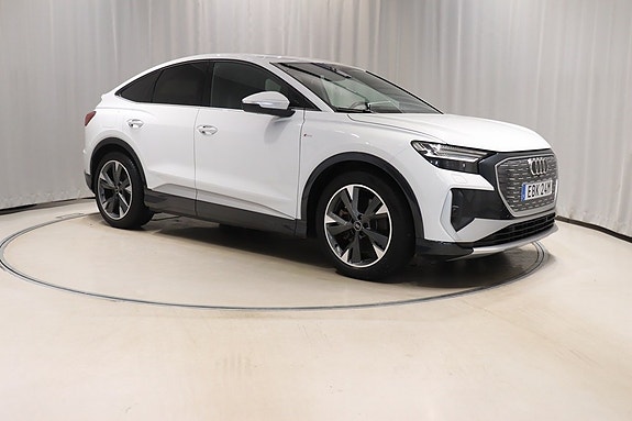Audi Q4 e-tron 3 of 12