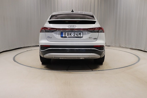 Audi Q4 e-tron 5 of 12