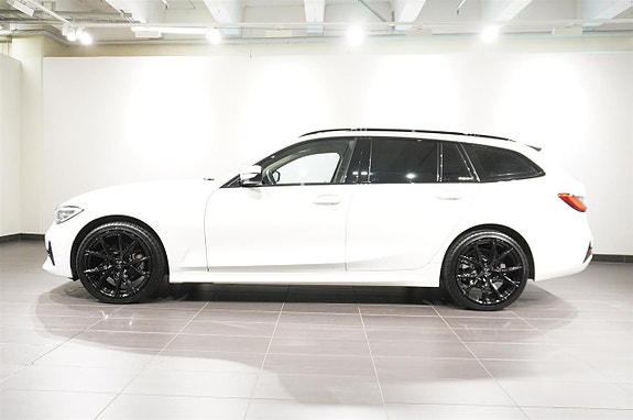 BMW 320d 4 of 12