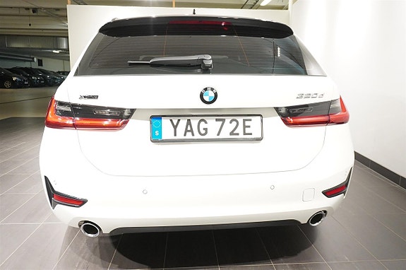 BMW 320d 6 of 12