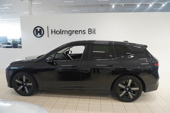 BMW iX 8 of 22