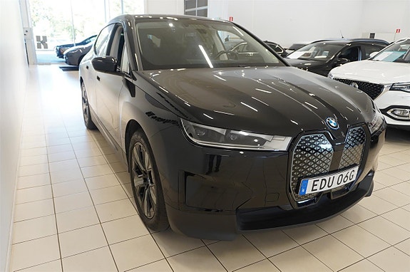 BMW iX 10 of 22