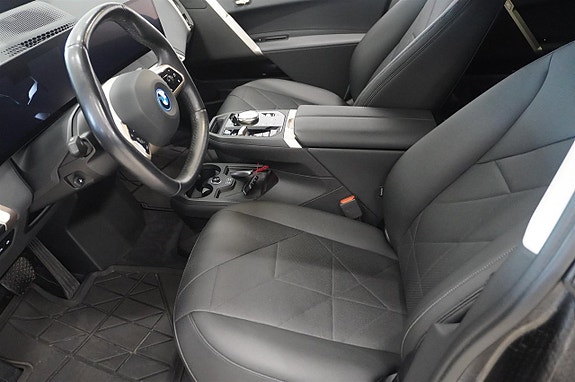 BMW iX 2 of 22