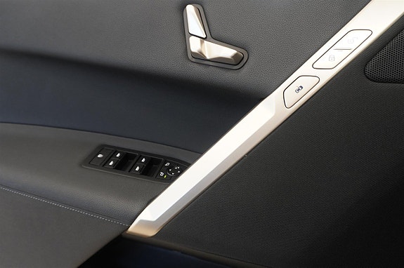 BMW iX 14 of 22