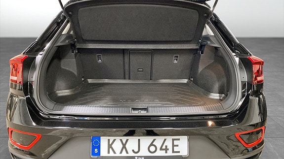 Volkswagen T-Roc 12 of 12