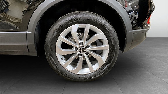 Volkswagen T-Roc 6 of 12