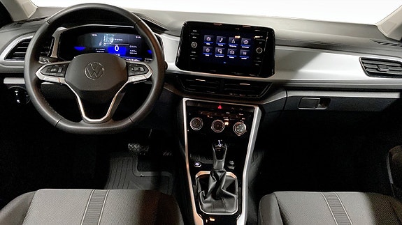 Volkswagen T-Roc 10 of 12