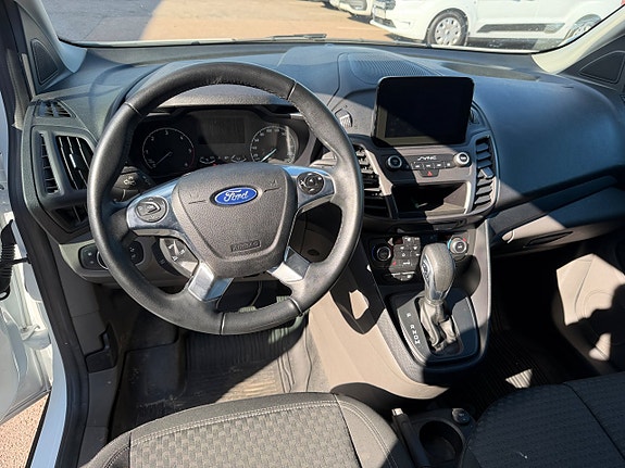 Ford Transit Connect 11 of 26