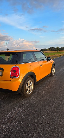 MINI One 3 of 13
