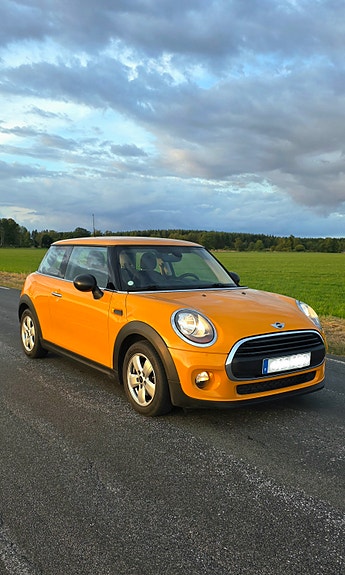 MINI One 2 of 13