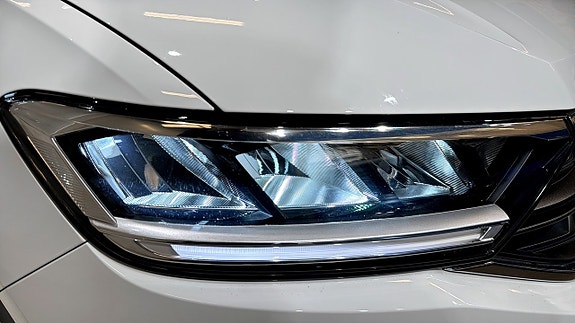 Volkswagen T-Roc 14 of 18