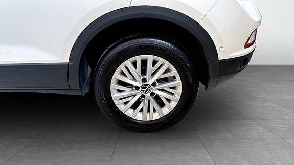Volkswagen T-Roc 6 of 18