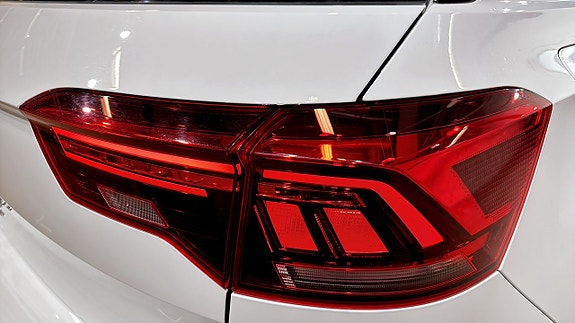 Volkswagen T-Roc 13 of 18