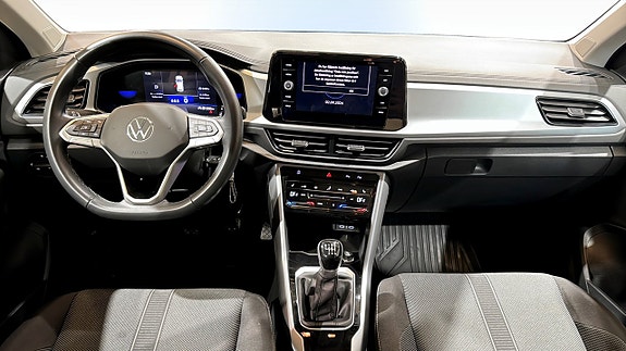 Volkswagen T-Roc 10 of 18