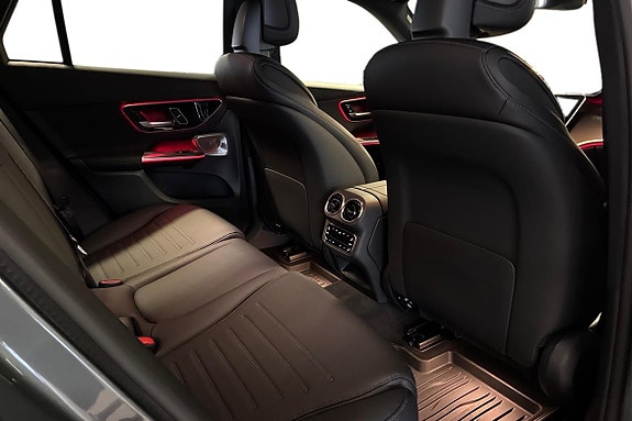 Mercedes-Benz GLC300 e 11 of 27