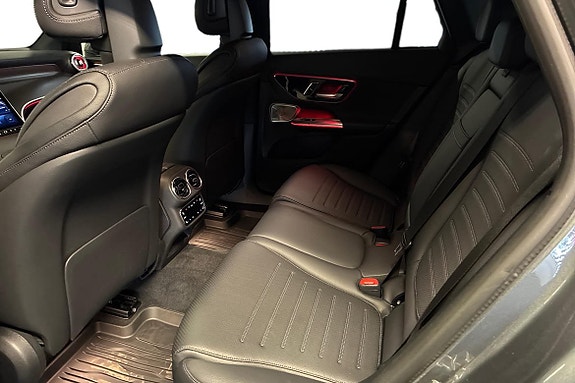 Mercedes-Benz GLC300 e 12 of 27