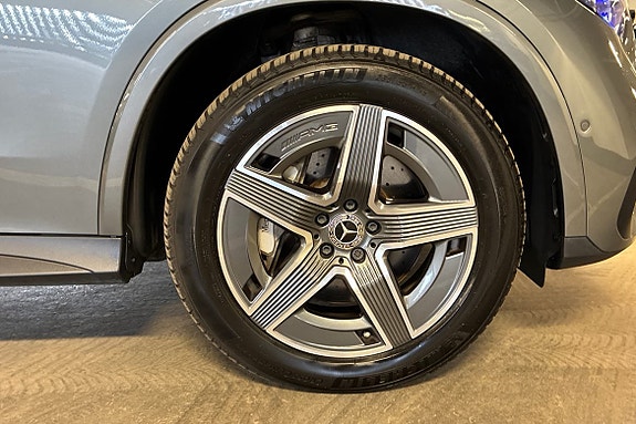 Mercedes-Benz GLC300 e 21 of 27