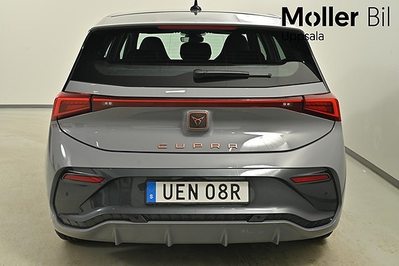 Cupra Born 9 of 13