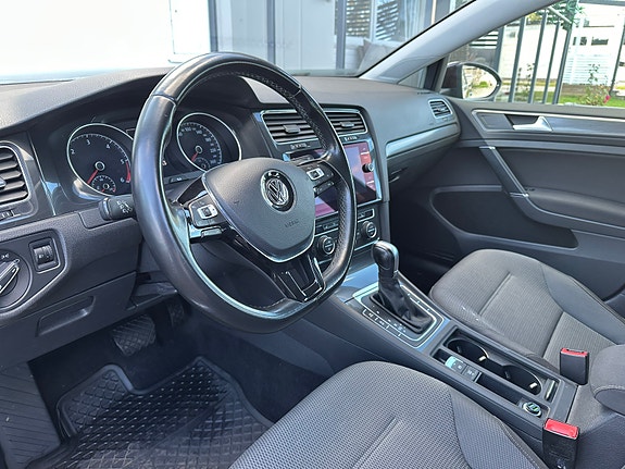 Volkswagen Golf VII 6 of 8