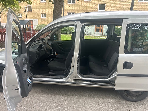 Opel Combo 3 of 12