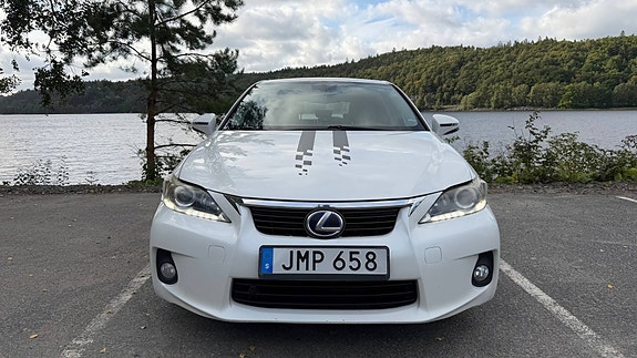 Lexus CT200h 3 of 17