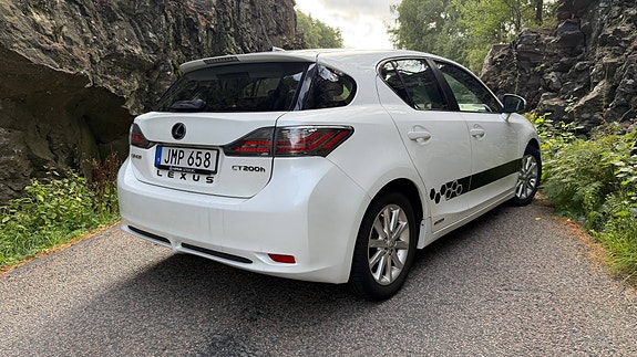 Lexus CT200h 5 of 17