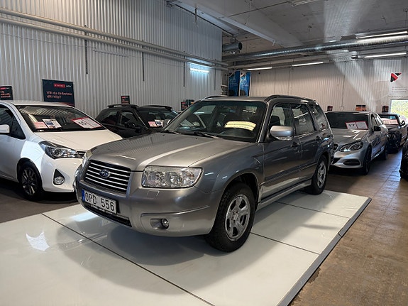 Subaru Forester 4 of 12