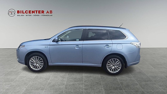 Mitsubishi Outlander 2 of 19