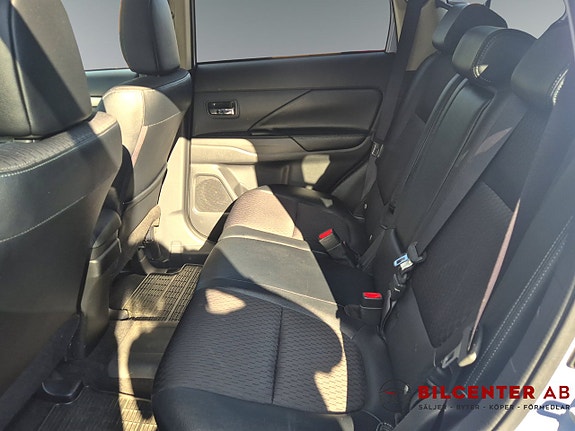 Mitsubishi Outlander 16 of 19