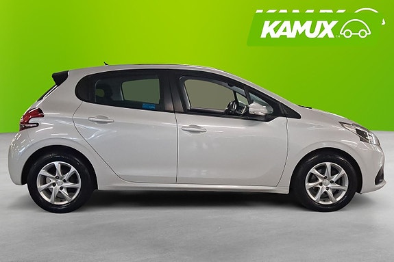 Peugeot 208 2 of 19