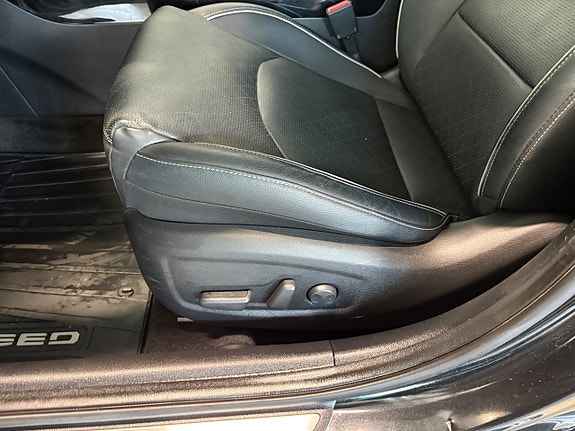 Kia Ceed 9 of 25
