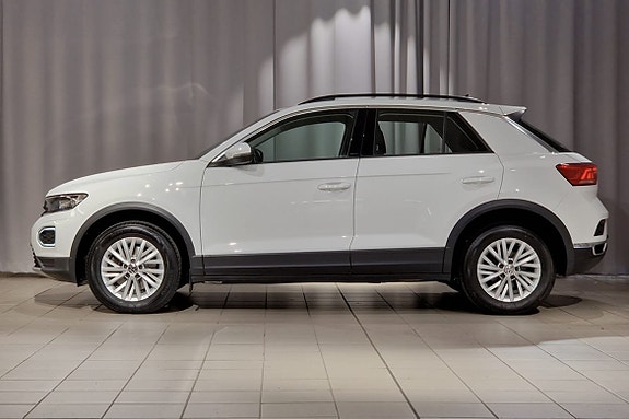 Volkswagen T-Roc 2 of 13