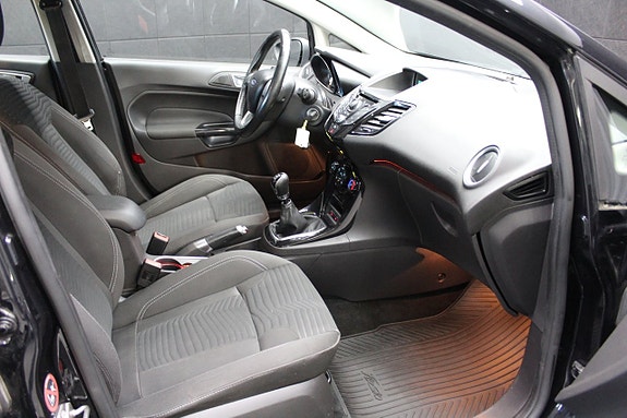 Ford Fiesta 11 of 14