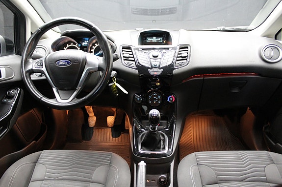 Ford Fiesta 12 of 14