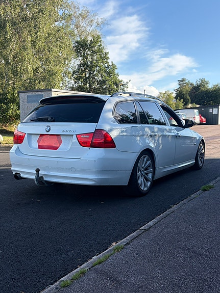 BMW 320d 4 of 11