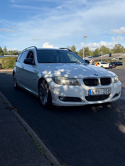 BMW 320d 3 of 11