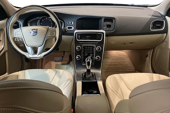 Volvo V60 Cross Country 10 of 21