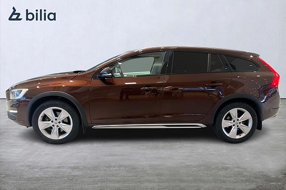 Volvo V60 Cross Country 3 of 21