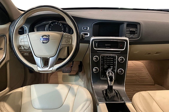 Volvo V60 Cross Country 11 of 21