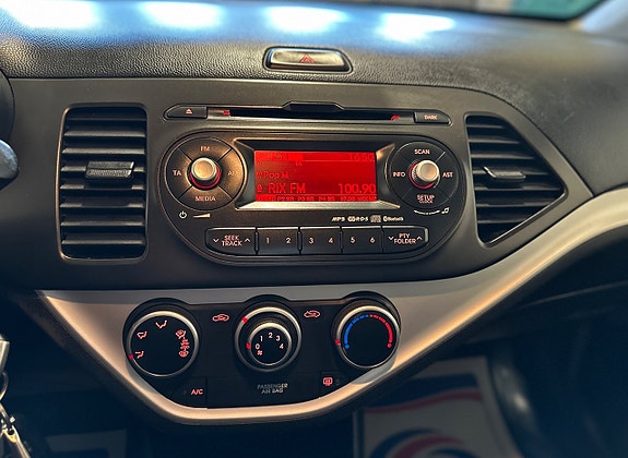 Kia Picanto 21 of 21