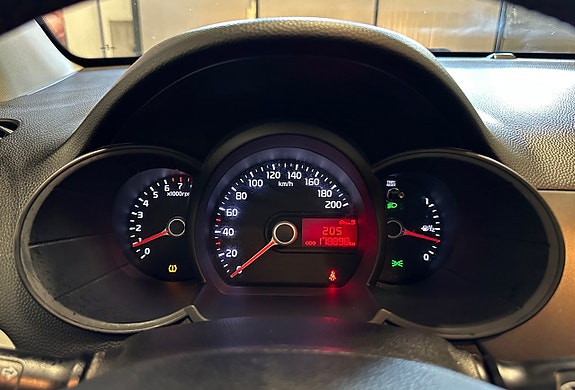 Kia Picanto 18 of 21