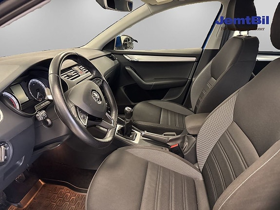 Skoda Octavia 8 of 16