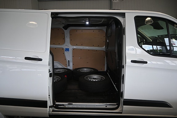 Ford Transit Custom 12 of 22
