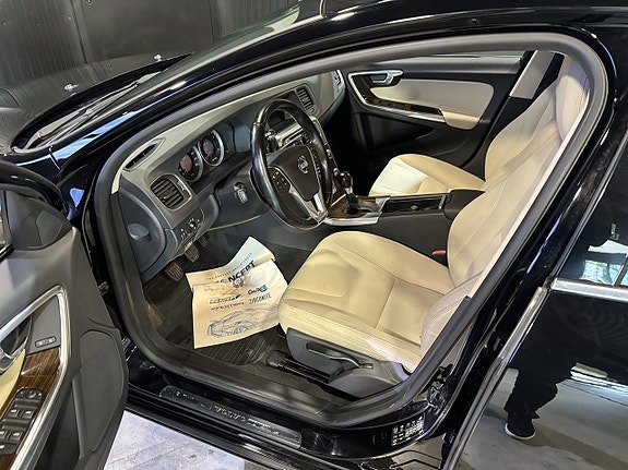 Volvo S60 7 of 25