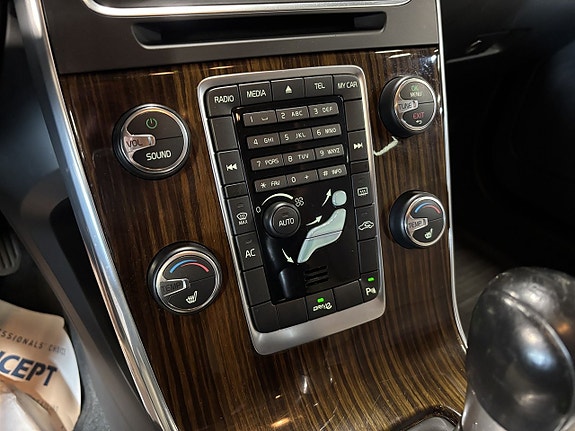 Volvo S60 11 of 25