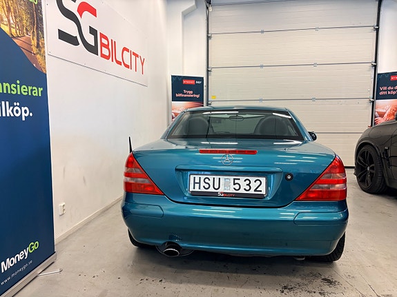 Mercedes-Benz SLK230 12 of 30