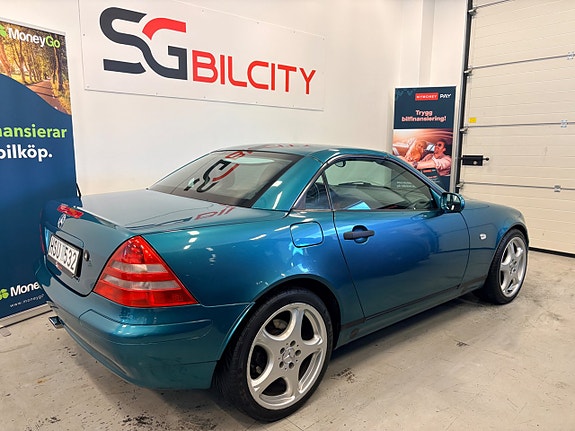Mercedes-Benz SLK230 11 of 30