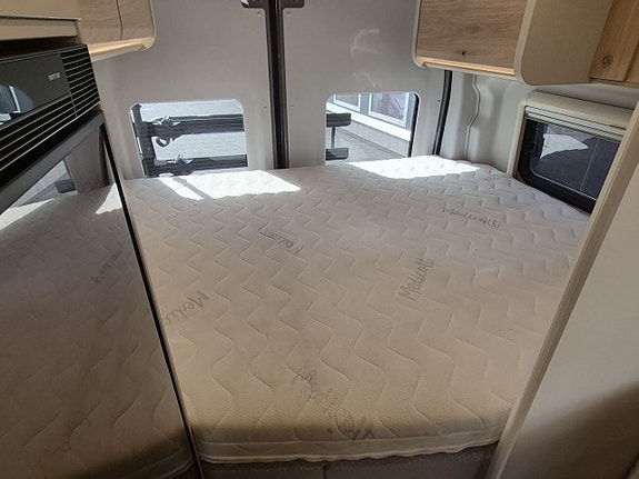 Dethleffs GlobeTrail 590C under 6 meter, extra rymligt badrum, kanonfin 17 of 26