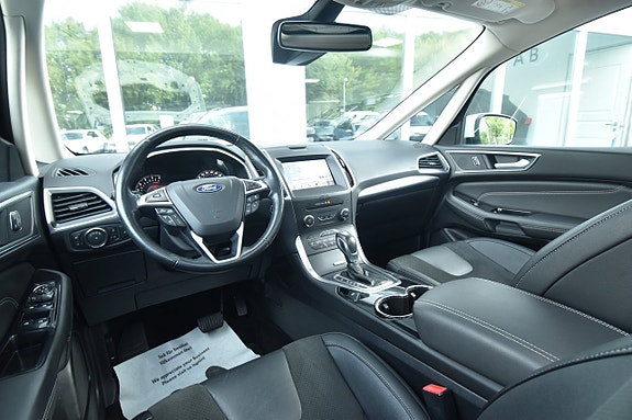 Ford S-MAX 16 of 28