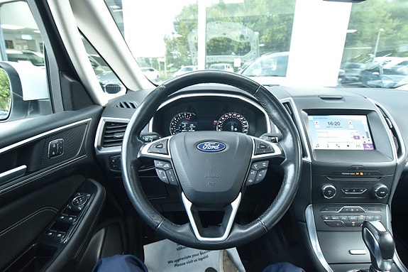 Ford S-MAX 17 of 28